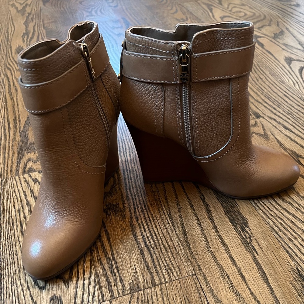 Size 7 Tory Burch Wedges